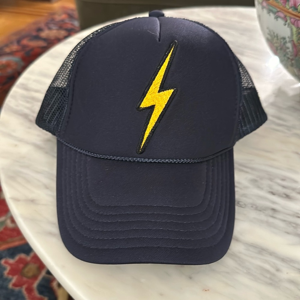 Aviator nation trucker hat - worn once! Navy